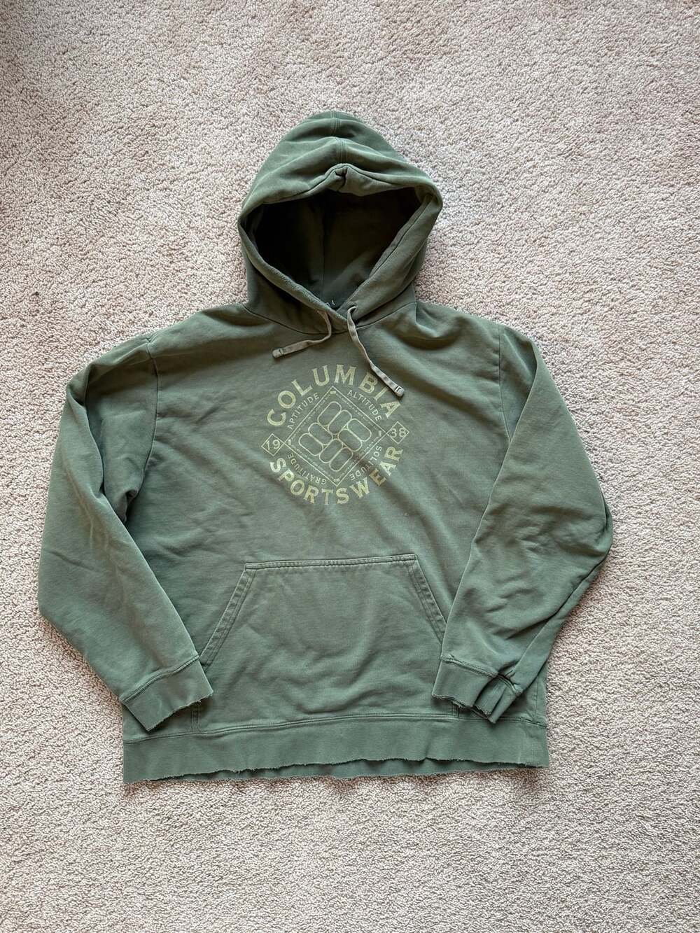 Columbia Men's Trek Graphic Hoodie in Olive Green - Size XL